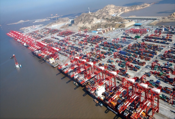 全球最大港機自動化碼頭系統(tǒng)解決方案提供商——上海振華重工